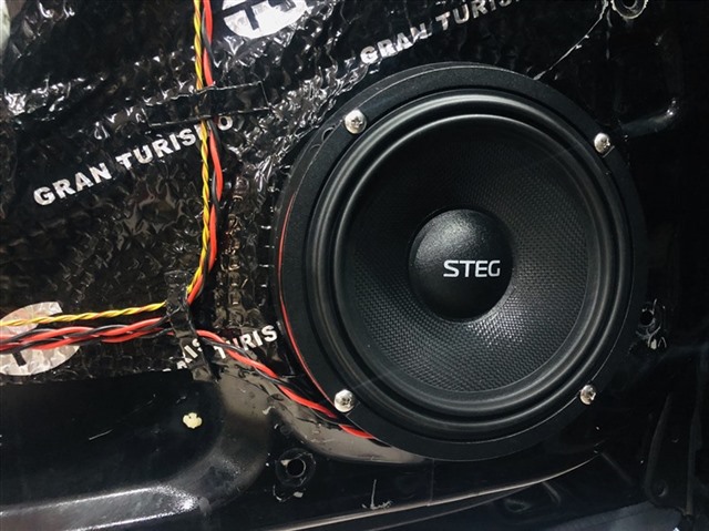 7.意大利史泰格SG650C中低音线材固定细节.JPG