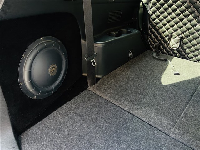 9.德国艾索特HE10超低音安装在尾箱侧壁复原.JPG